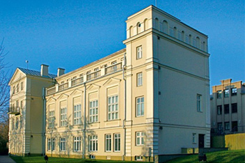 university_1333639923_287_university1332949867244lit5-vmu.jpg